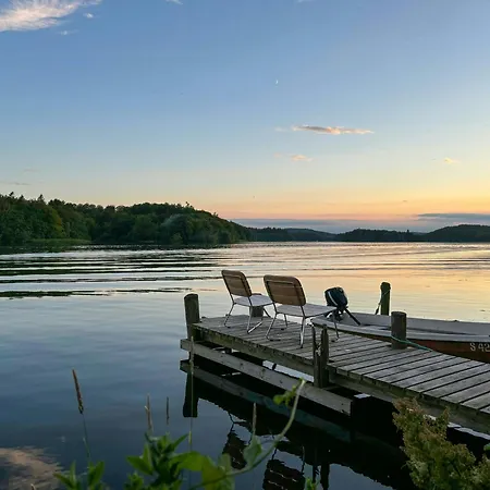 View And Private Pier At Lakes *